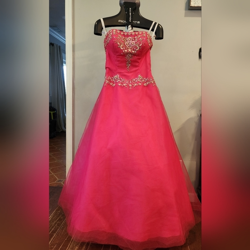 Tiffany Designs Ballgown size 10. Hot pink